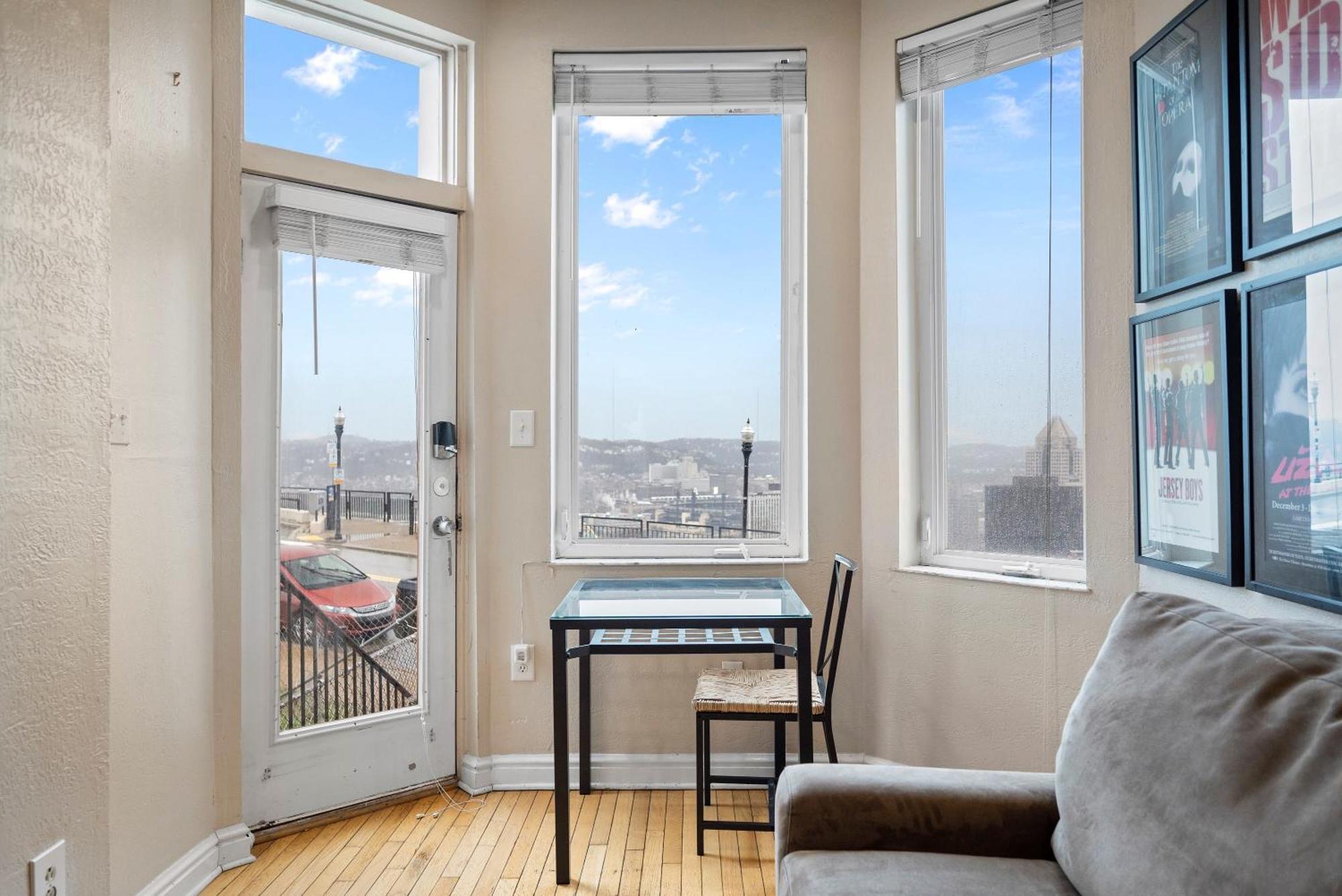 Charming Studio-Panoramic View-Your Pittsburgh Sanctuary Apartment Exterior foto